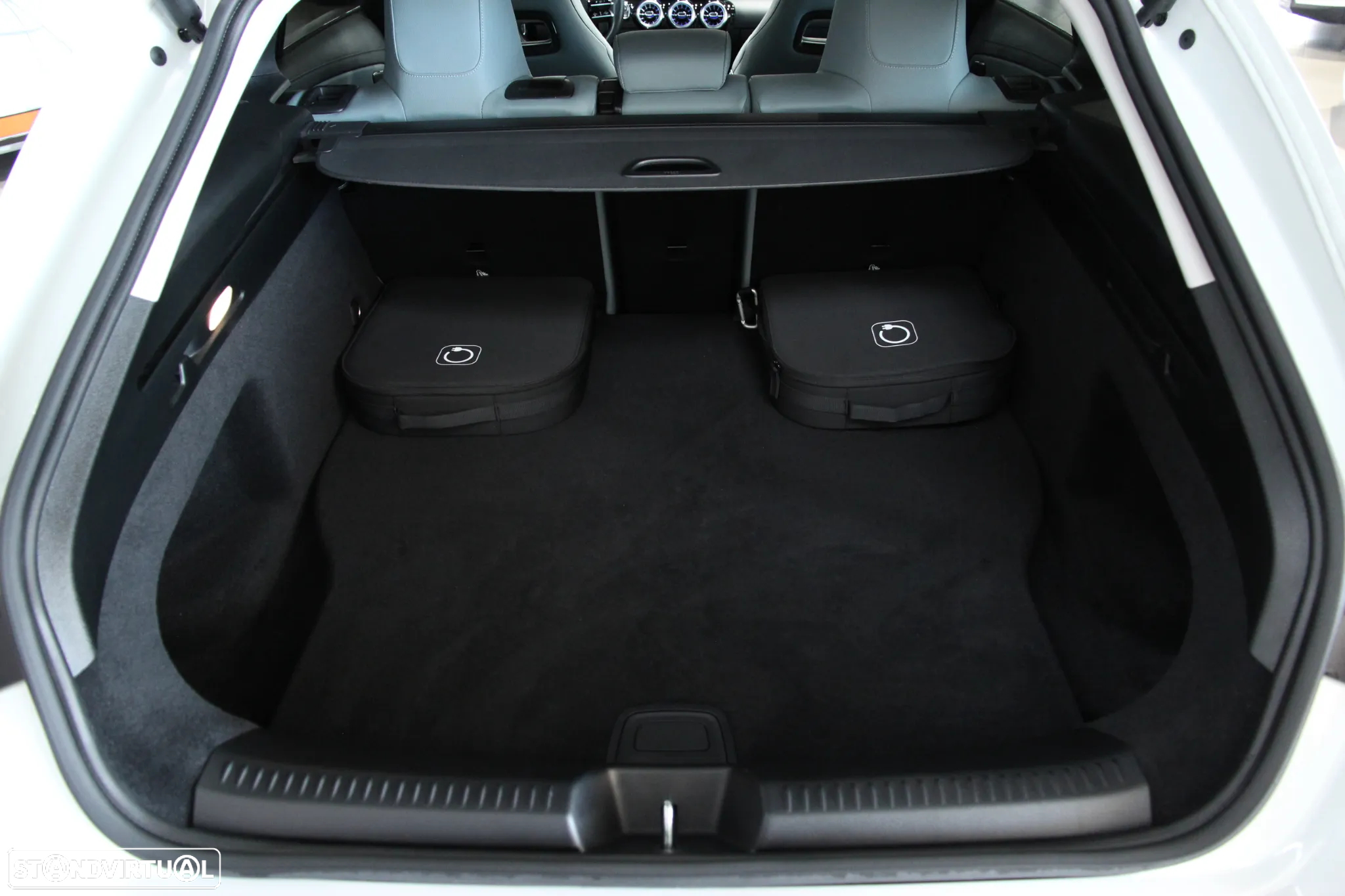 Mercedes-Benz CLA 250 e Shooting Brake AMG Line - 28