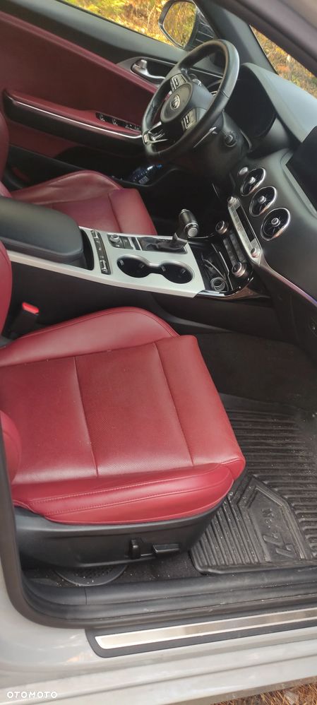 Kia Stinger 3.3 T-GDI AWD GT - 11