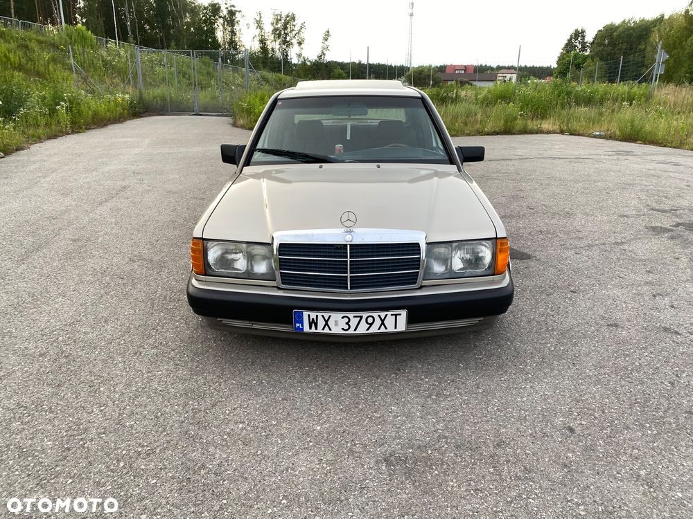 Mercedes-Benz W201 (190) - 2