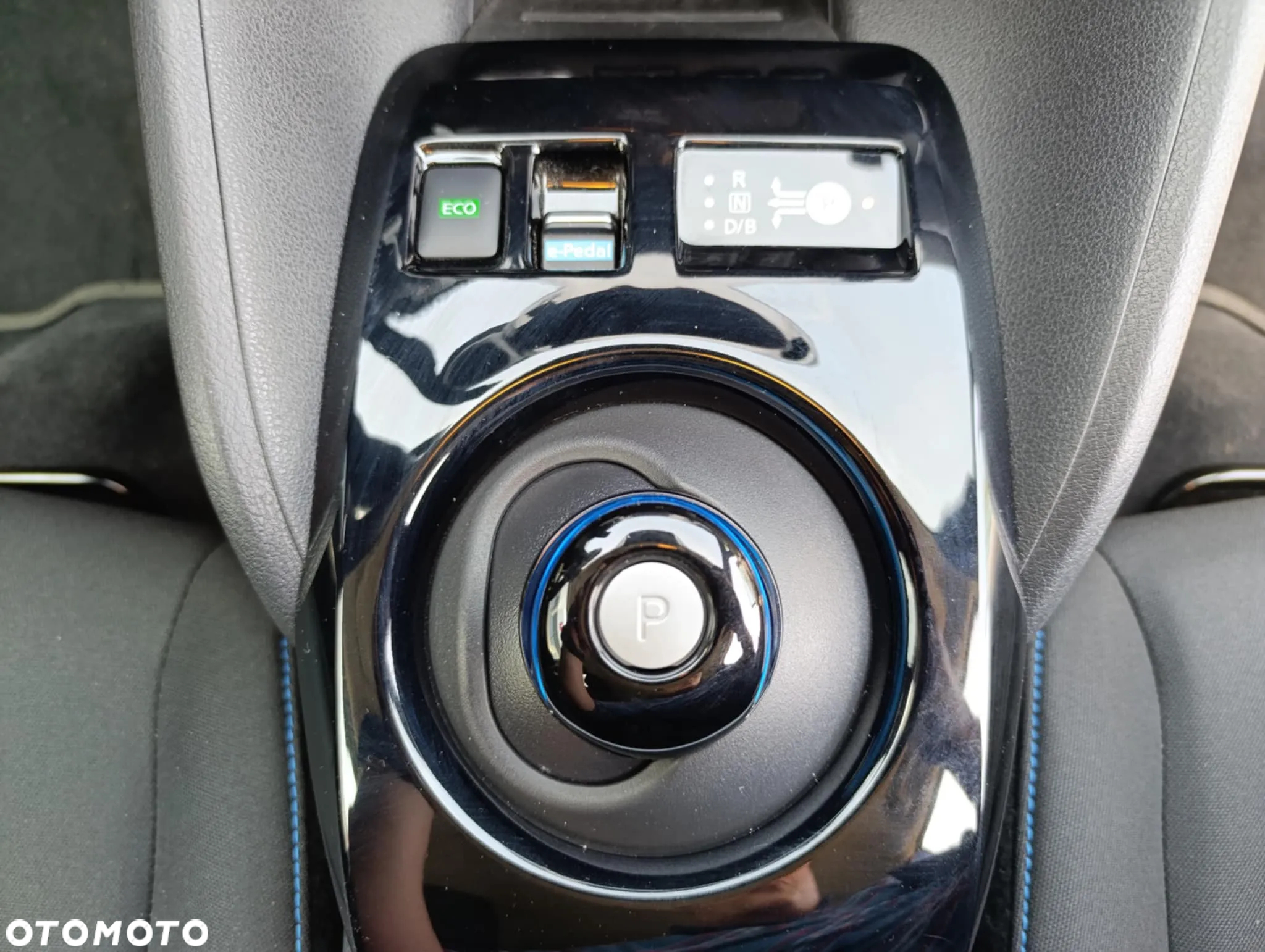 Nissan Leaf 40kWh N-Connecta - 17