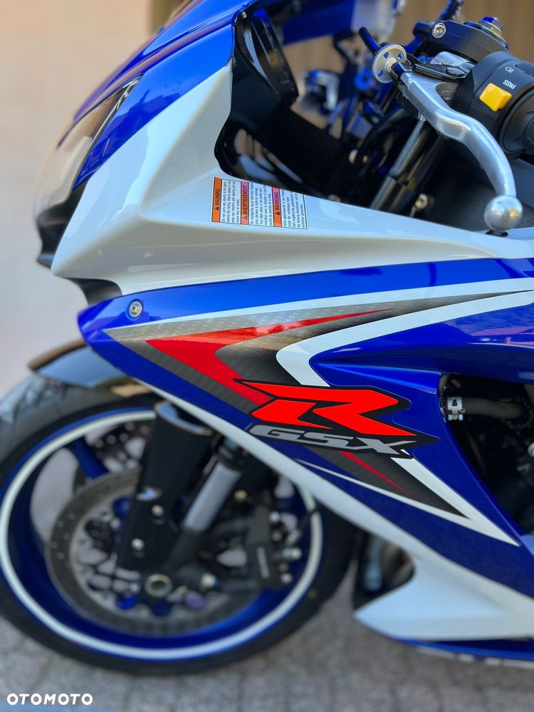 Suzuki GSX-R - 25