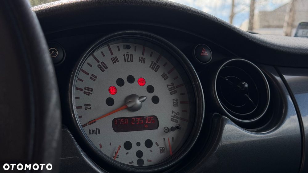 MINI Cooper Standard - 11