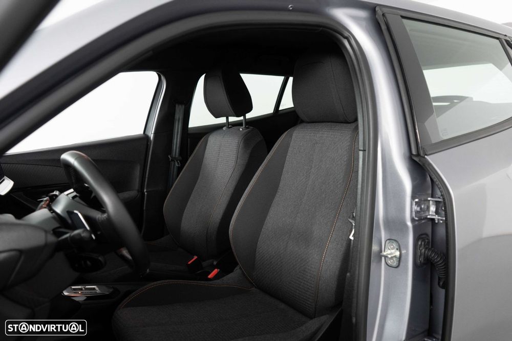 Peugeot 2008 1.2 Hybrid Style e-DCS6 - 24