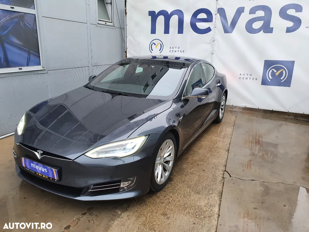 Tesla Model S - 7