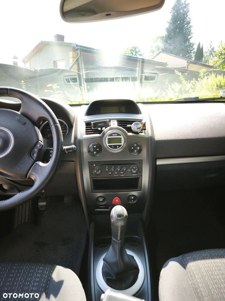 Renault Megane 1.6 16V Confort Privilege - 3