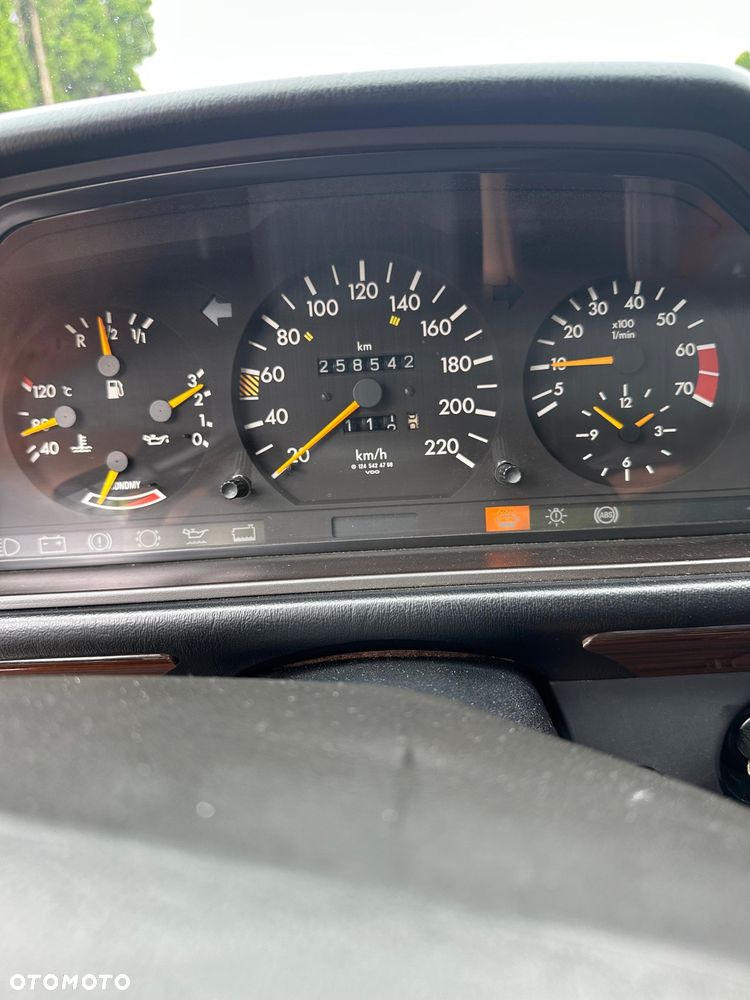 Mercedes-Benz W124 (1984-1993) - 27