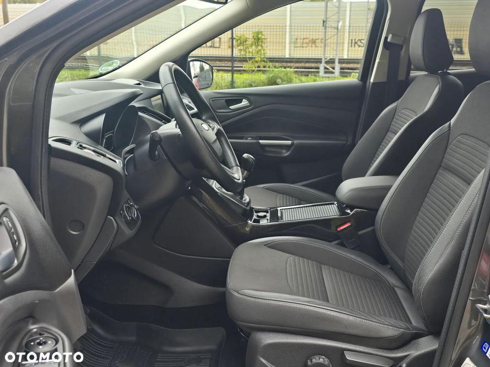 Ford Kuga 1.5 EcoBoost 2x4 Titanium - 18