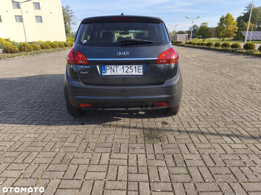 Kia Venga - 16