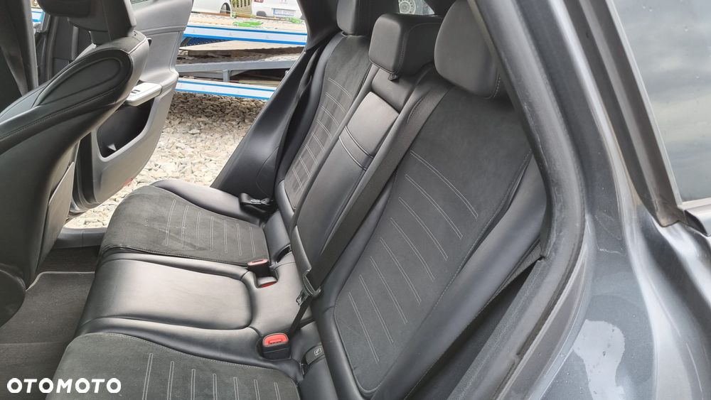 Mercedes-Benz GLC 220 d 4Matic 9G-TRONIC AMG Line Advanced - 27