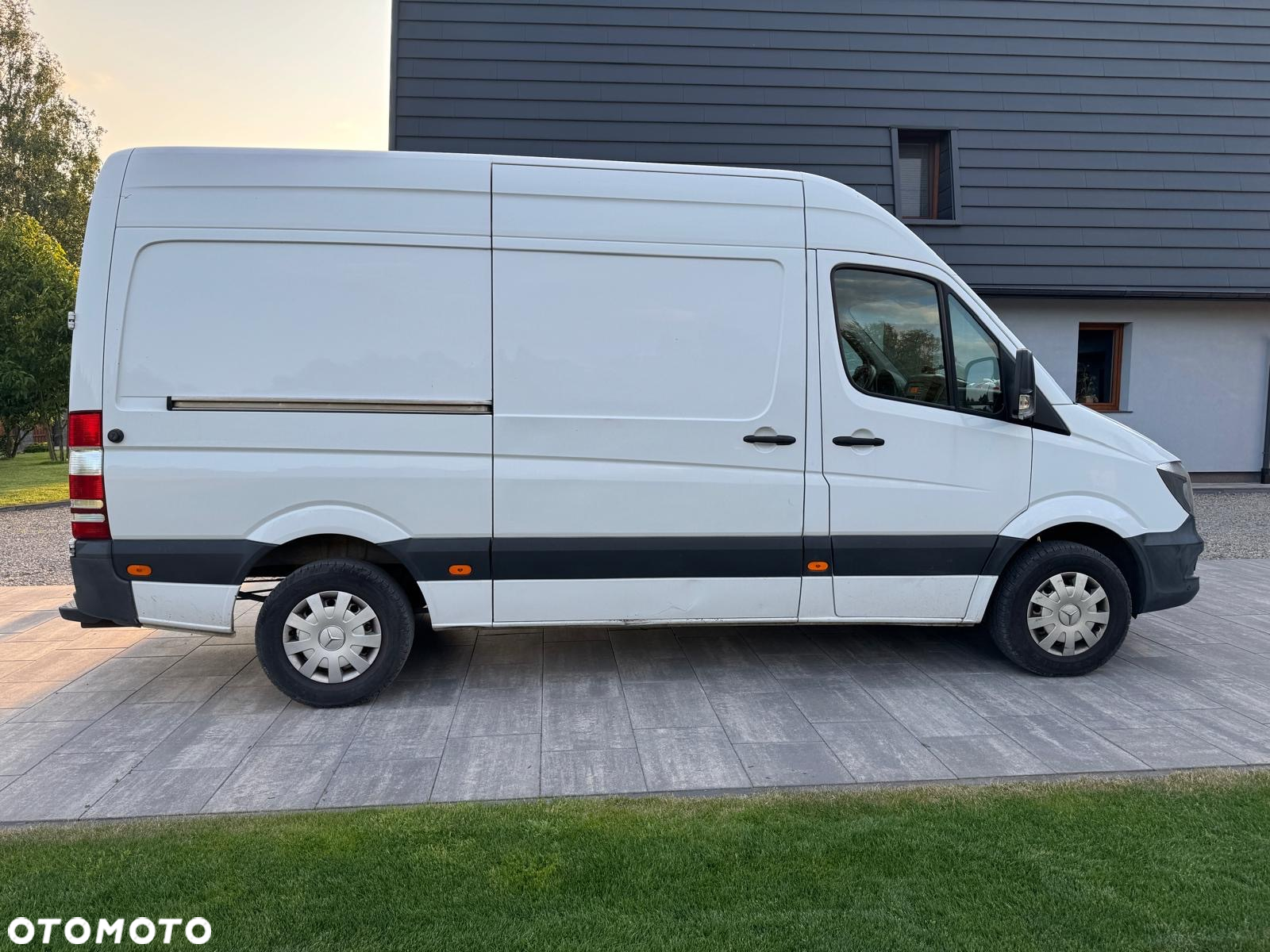 Mercedes-Benz Sprinter - 2