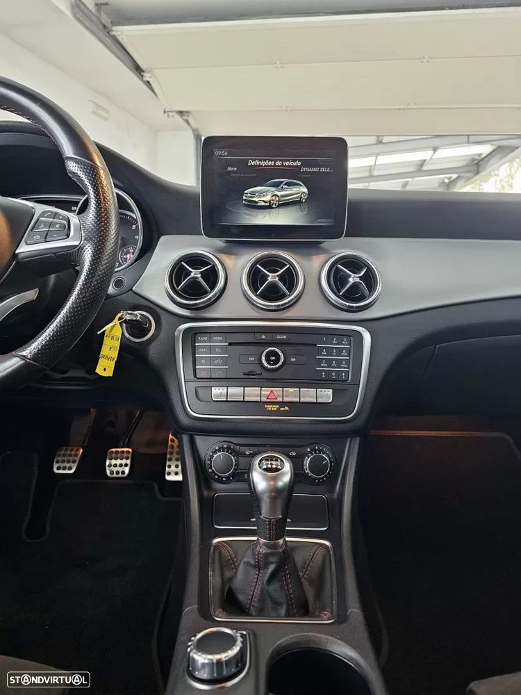 Mercedes-Benz CLA 180 d AMG Line - 30