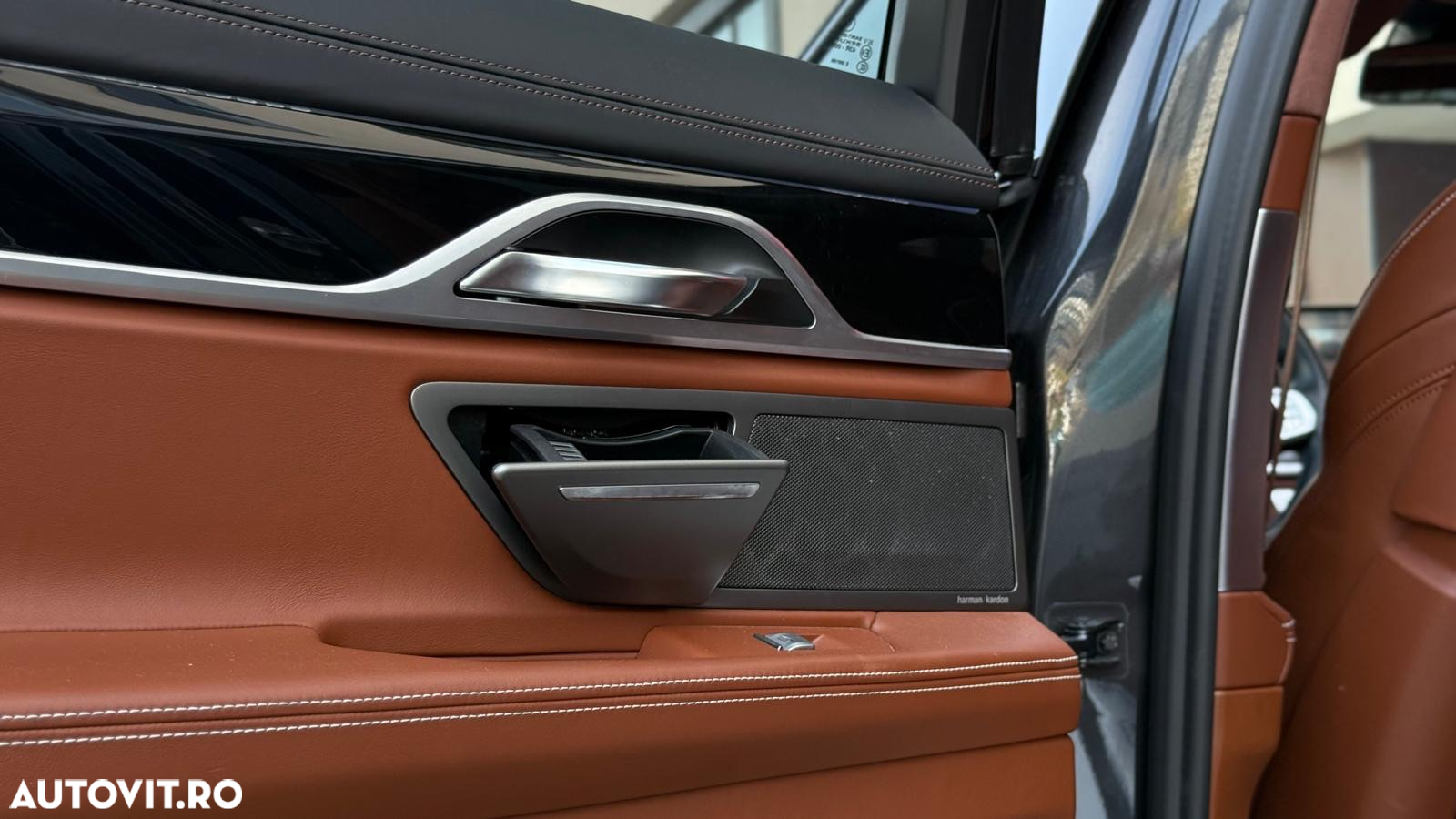 BMW Seria 7 730d xDrive MHEV - 27