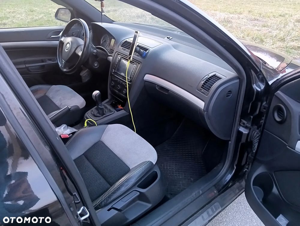 Skoda Octavia 2.0 TSI RS - 15