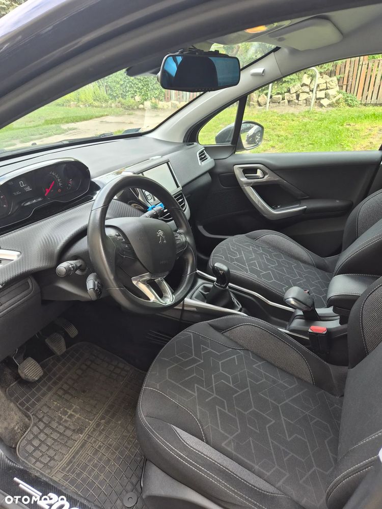 Peugeot 2008 1.2 Pure Tech Active - 8