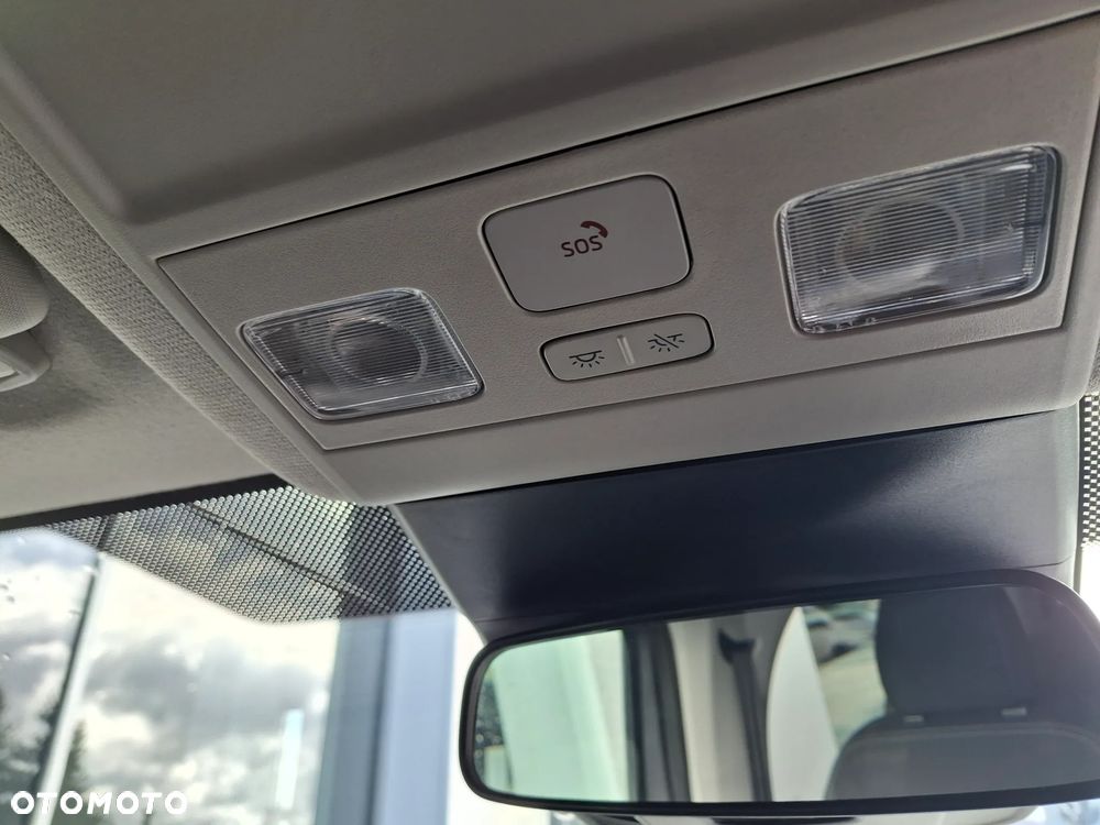 Volkswagen Caravelle - 20