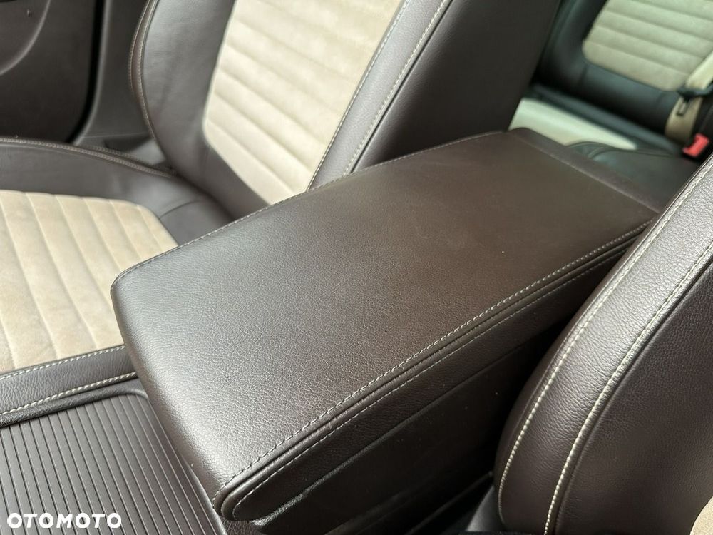 Volkswagen Passat - 30