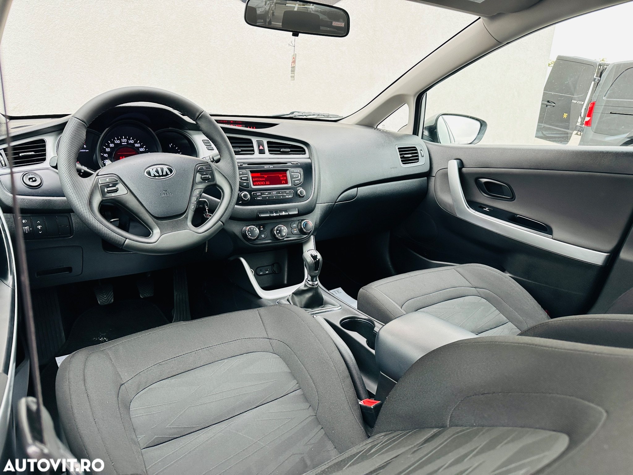 Kia Ceed 1.4 CRDi 90 SW Vision - 16