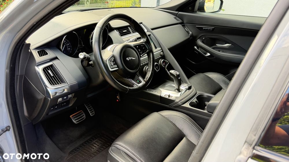 Jaguar E-Pace P250 AWD R-Dynamic - 22