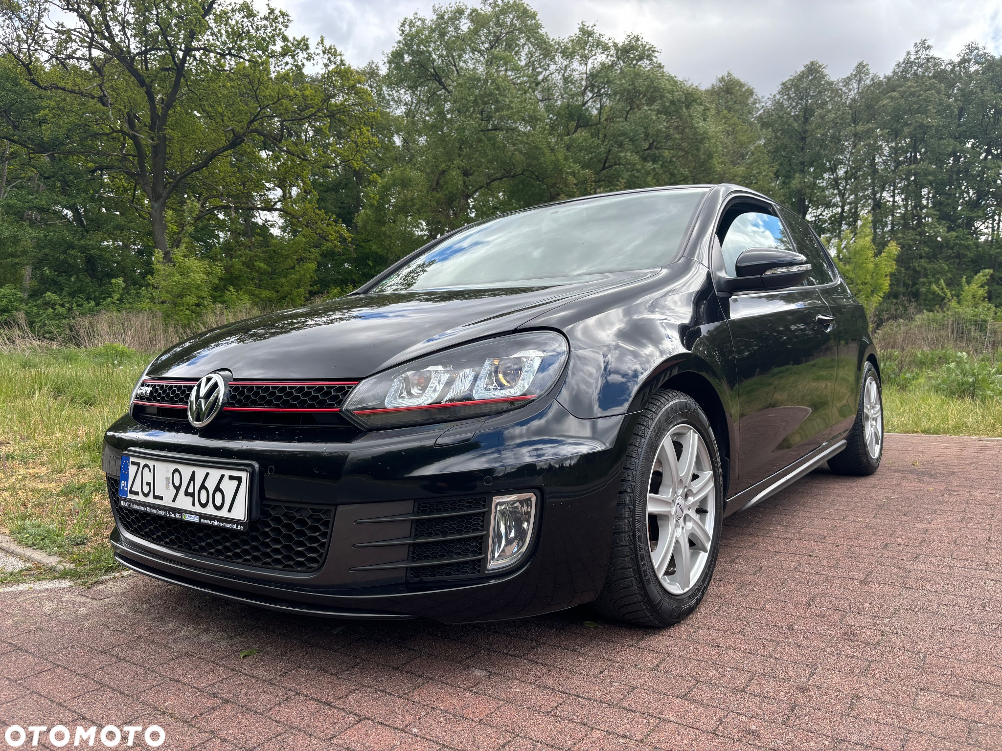 Volkswagen Golf VI 2.0 TSI GTI - 2