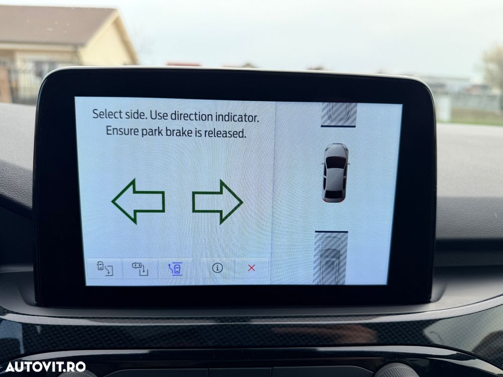 Ford Kuga 2.5 Duratec PHEV ST-LINE X - 28