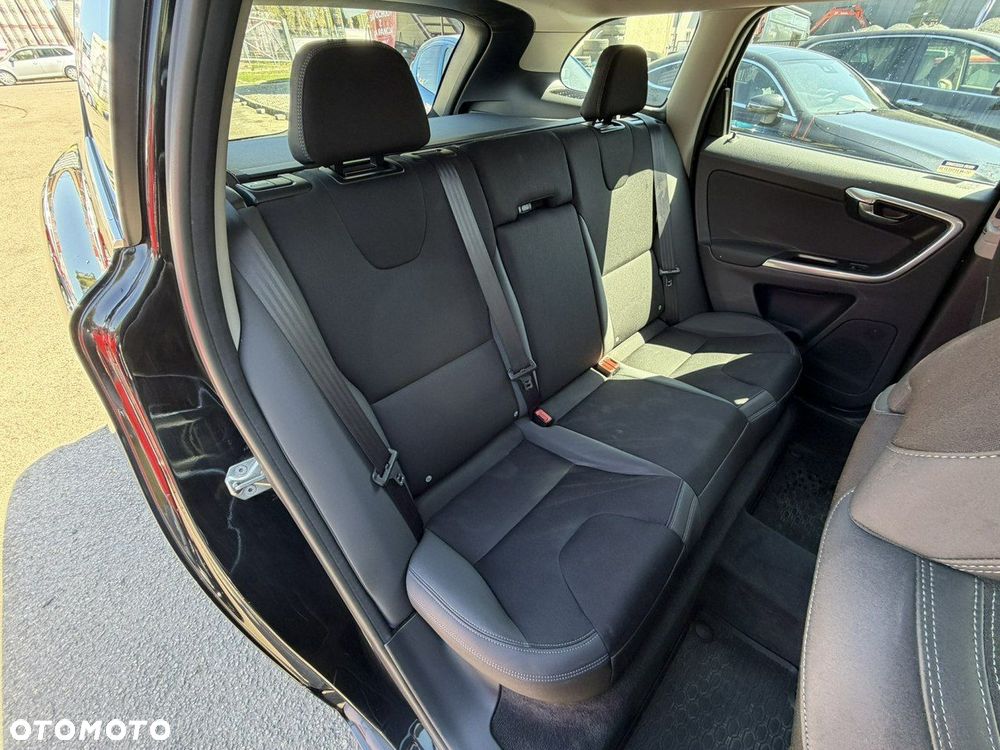 Volvo XC 60 2.4D AWD - 23
