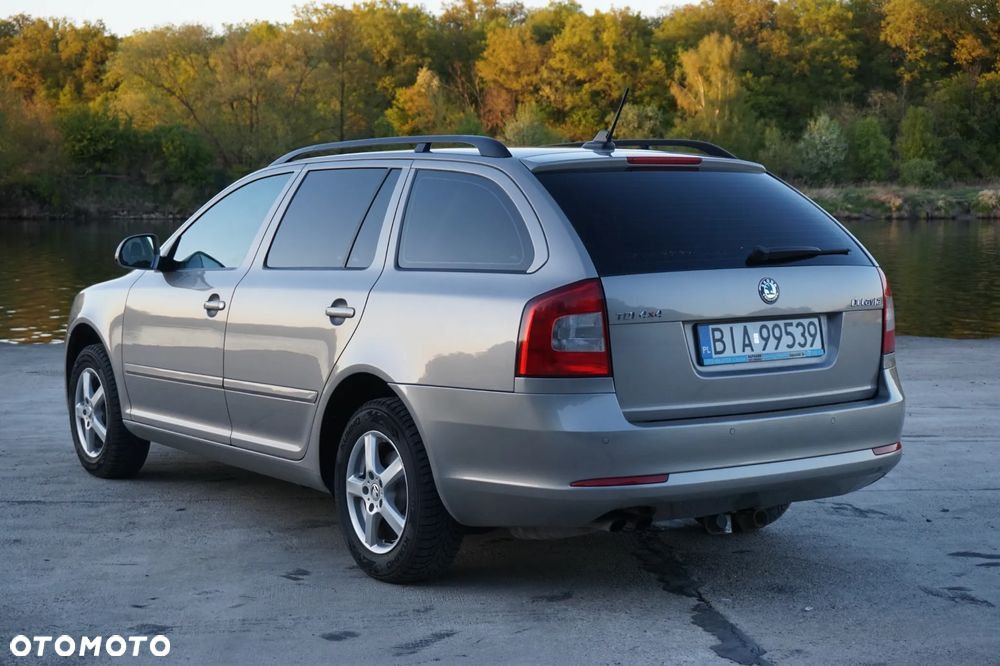 Skoda Octavia 1.6 TDI DPF 4x4 Ambition - 9
