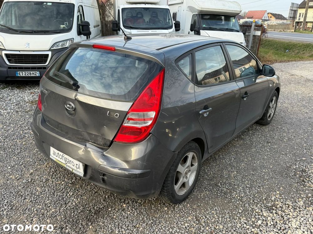 Hyundai i30 1.4 Classic + - 6