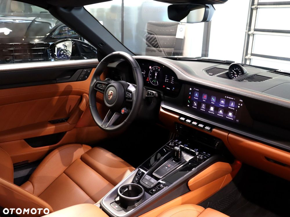 Porsche 911 Carrera T-Hybrid 4 GTS - 18