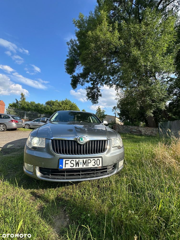 Skoda Superb 2.0 TDI DSG Ambition - 6