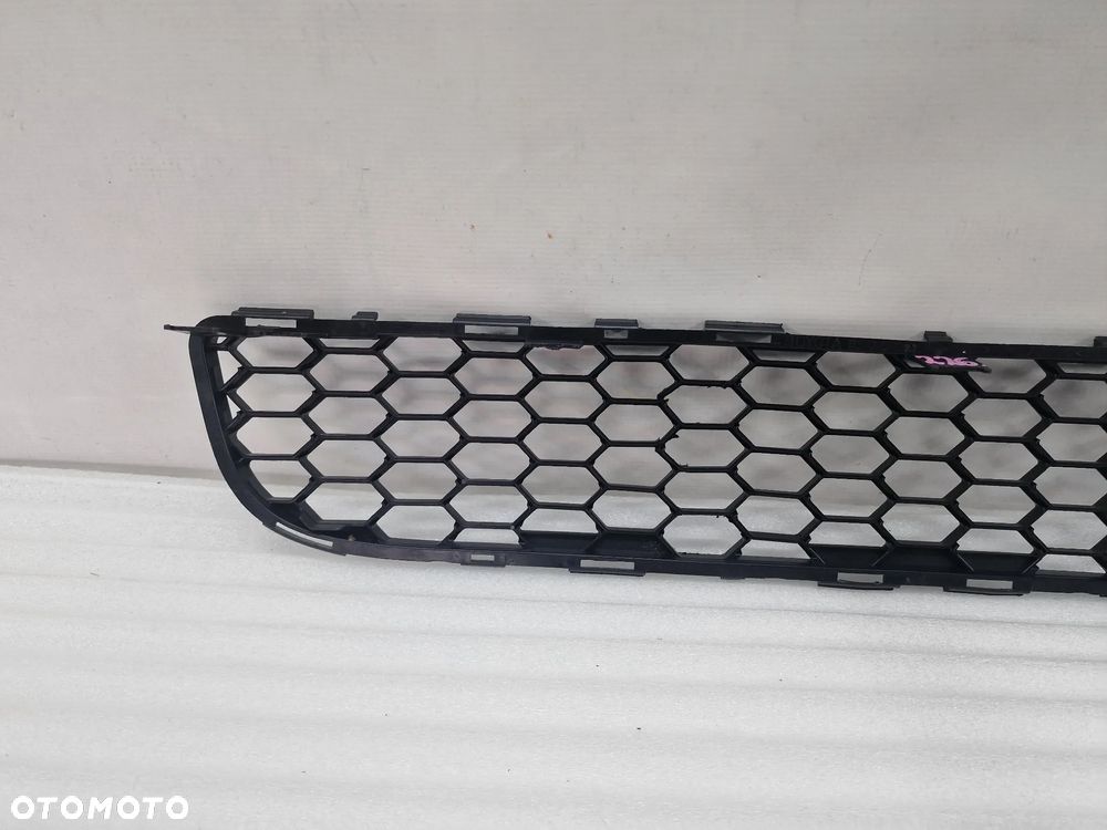 TOYOTA COROLLA VERSO 05-09 KRATKA ŚRODKOWA ZDERZAKA PRZEDNIEGO , NR 53112-0F0 , NR AUKCJI K226 - 7