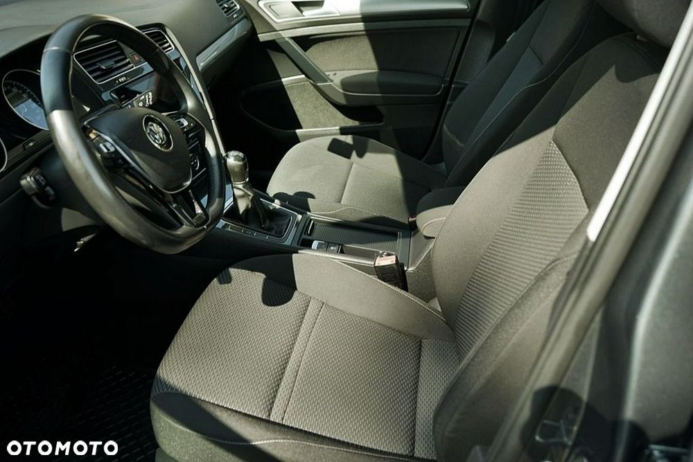 Volkswagen Golf - 14