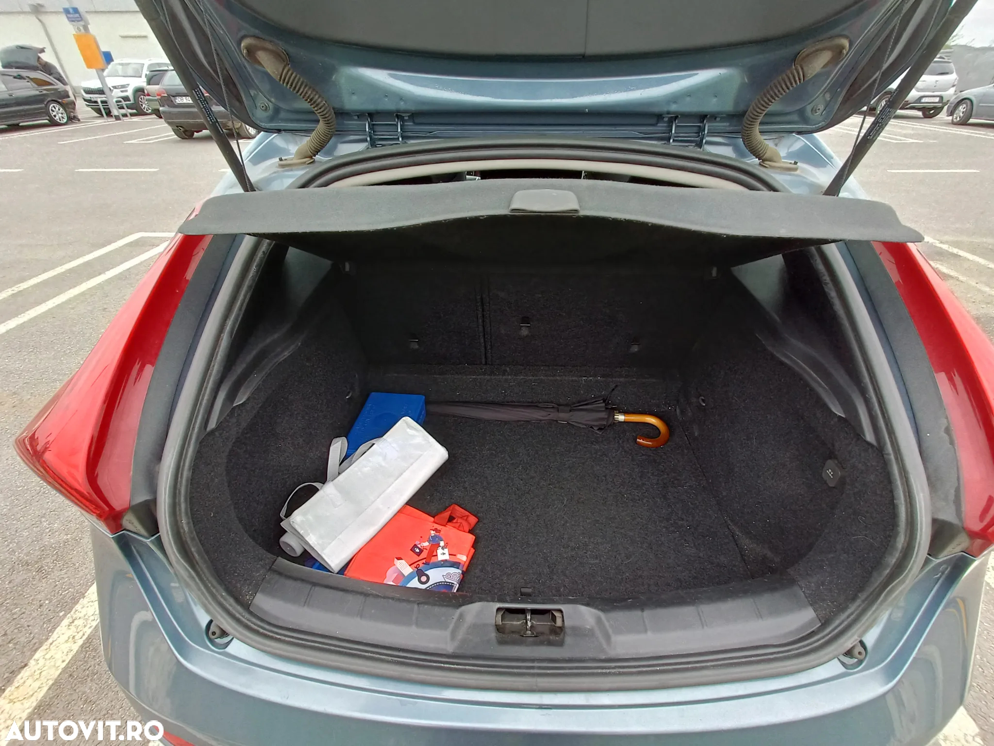 Volvo V40 D3 Momentum - 10