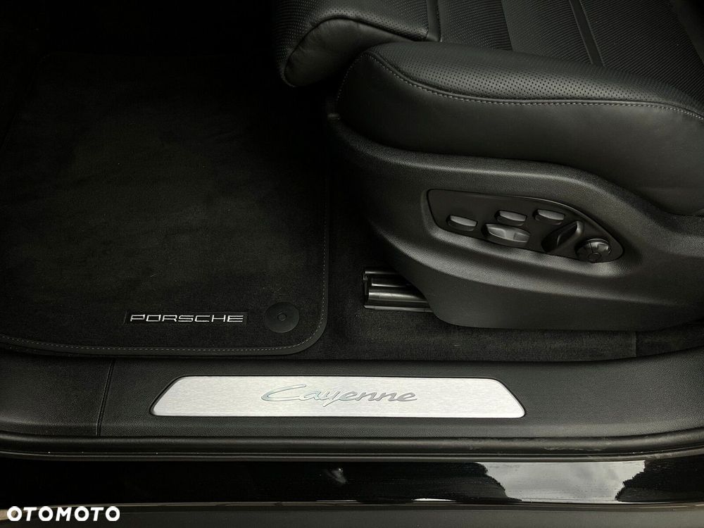 Porsche Cayenne - 20