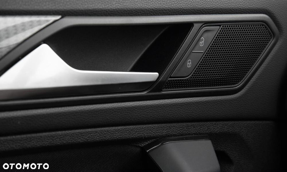 Volkswagen Tiguan - 19