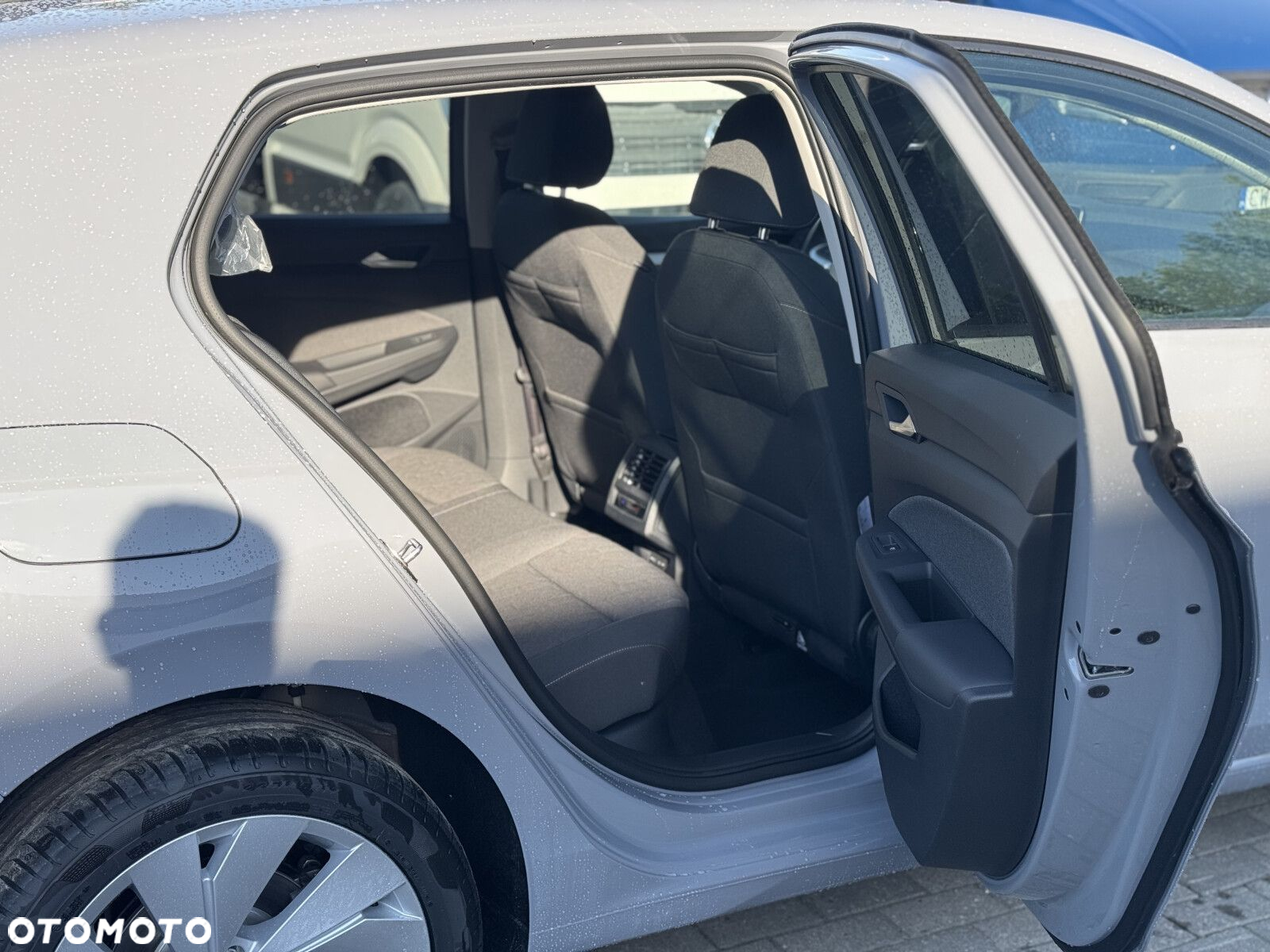 Volkswagen Golf - 24