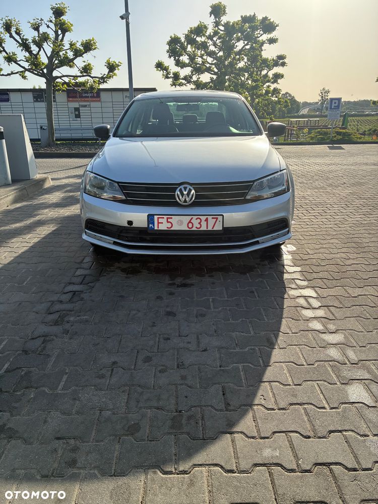 Volkswagen Jetta 2.0 Base - 5