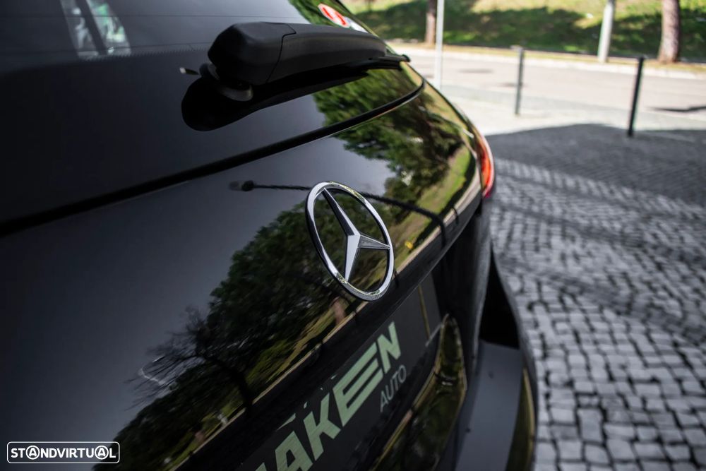 Mercedes-Benz A 250 e AMG Line - 12