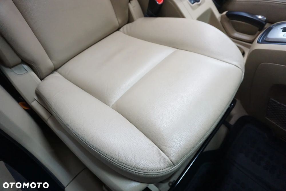 Chevrolet Captiva 2.0 4WD 7 Sitzer Automatik LT Exclusive - 33