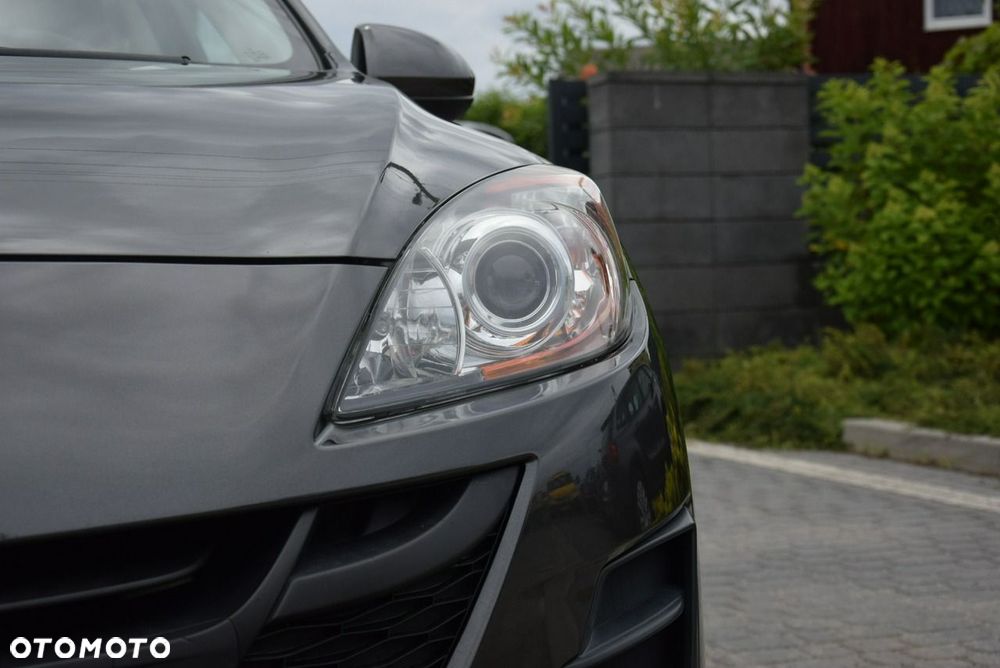 Mazda 3 1.6 Active + - 7