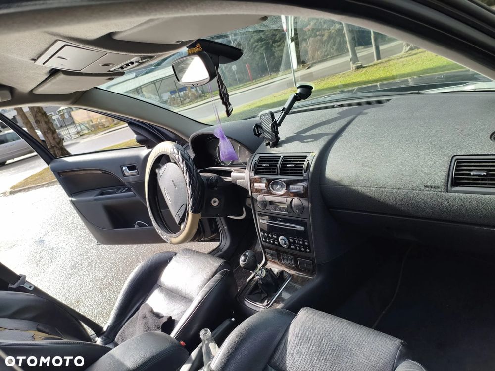 Ford Mondeo 2.0 TDCI Ghia - 11