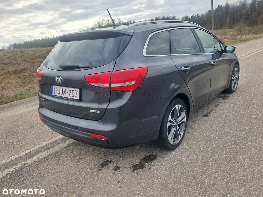 Kia Ceed 1.6 CRDi 136 ISG Dream Team Edition - 3