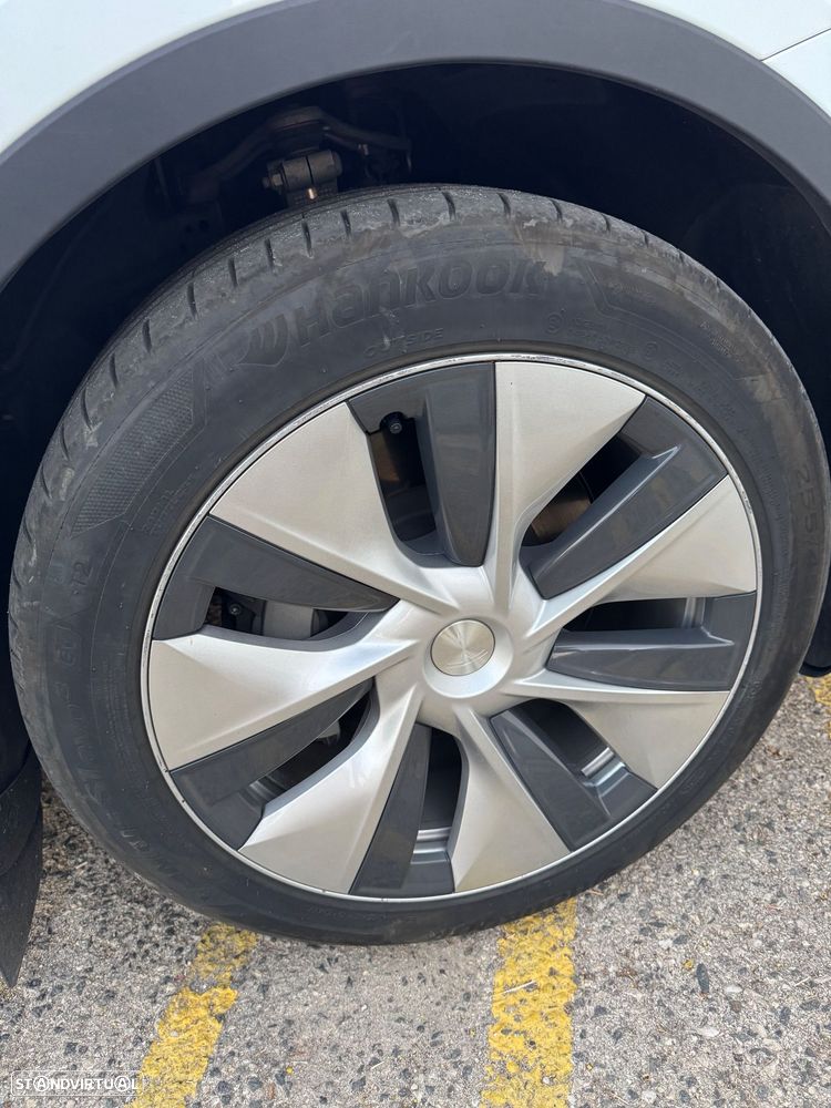 Tesla Model Y Tração Traseira — fotografia 14