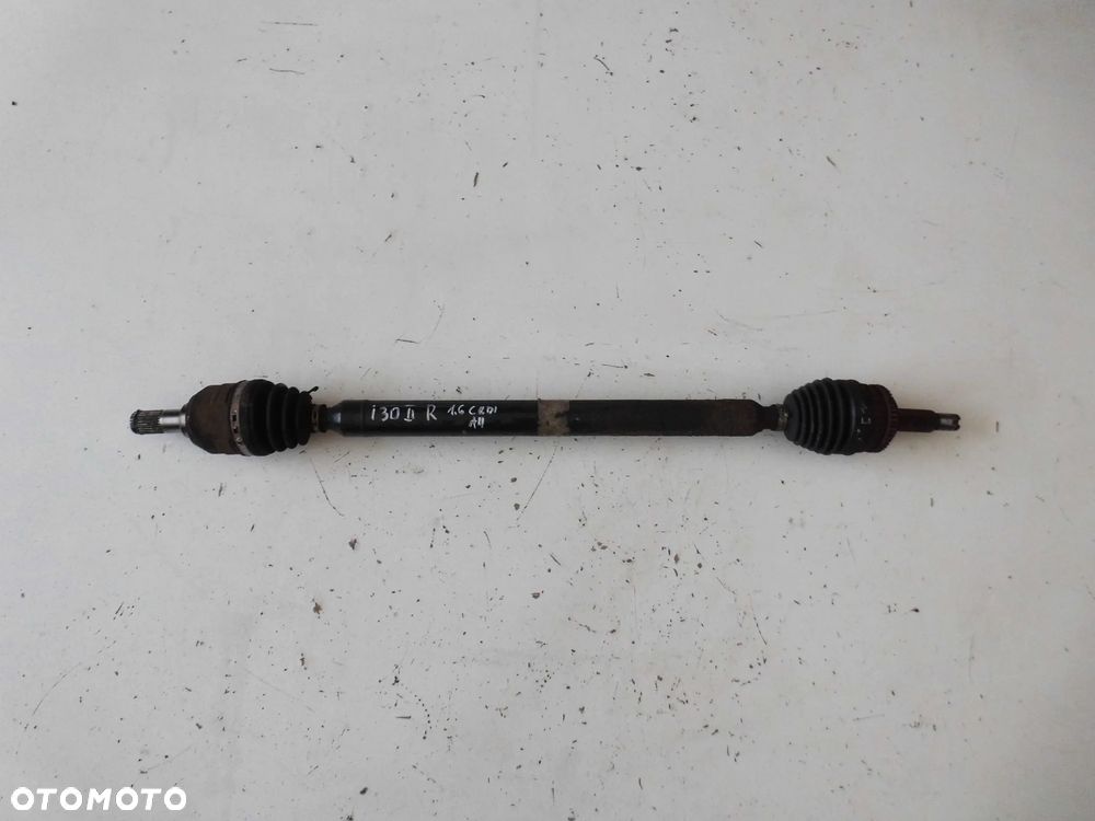 PÓŁOŚ KIA CEED II HYUNDAI I30 II 1.6CRDI PRAWA PRZEDNIA