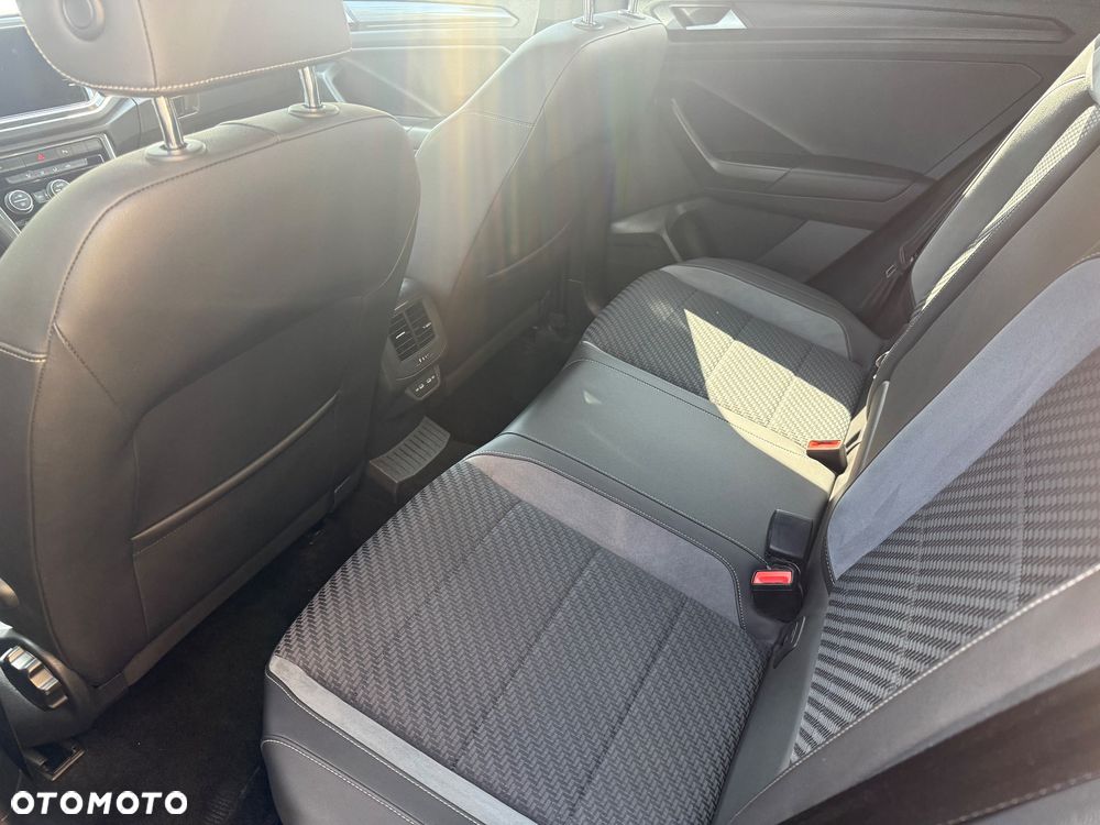 Volkswagen T-Roc 2.0 TDI SCR DSG R-Line - 13