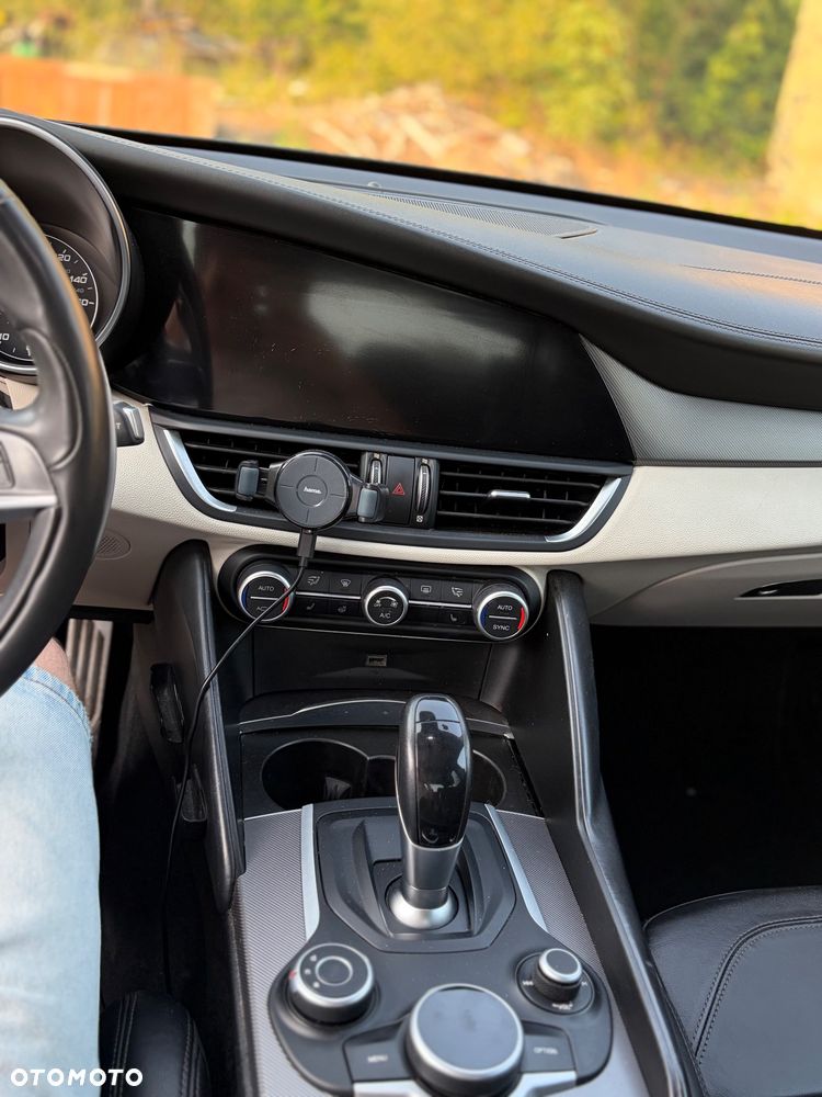 Alfa Romeo Giulia 2.0 Turbo Veloce TI Q4 - 11