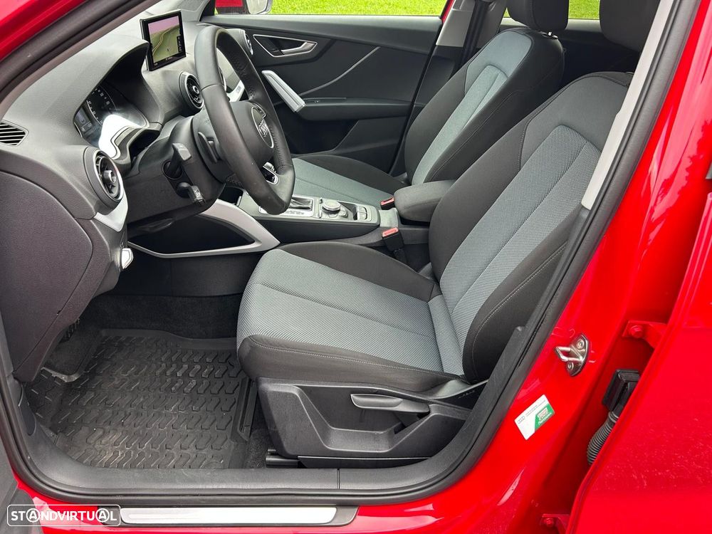 Audi Q2 30 TFSI Design S tronic - 34