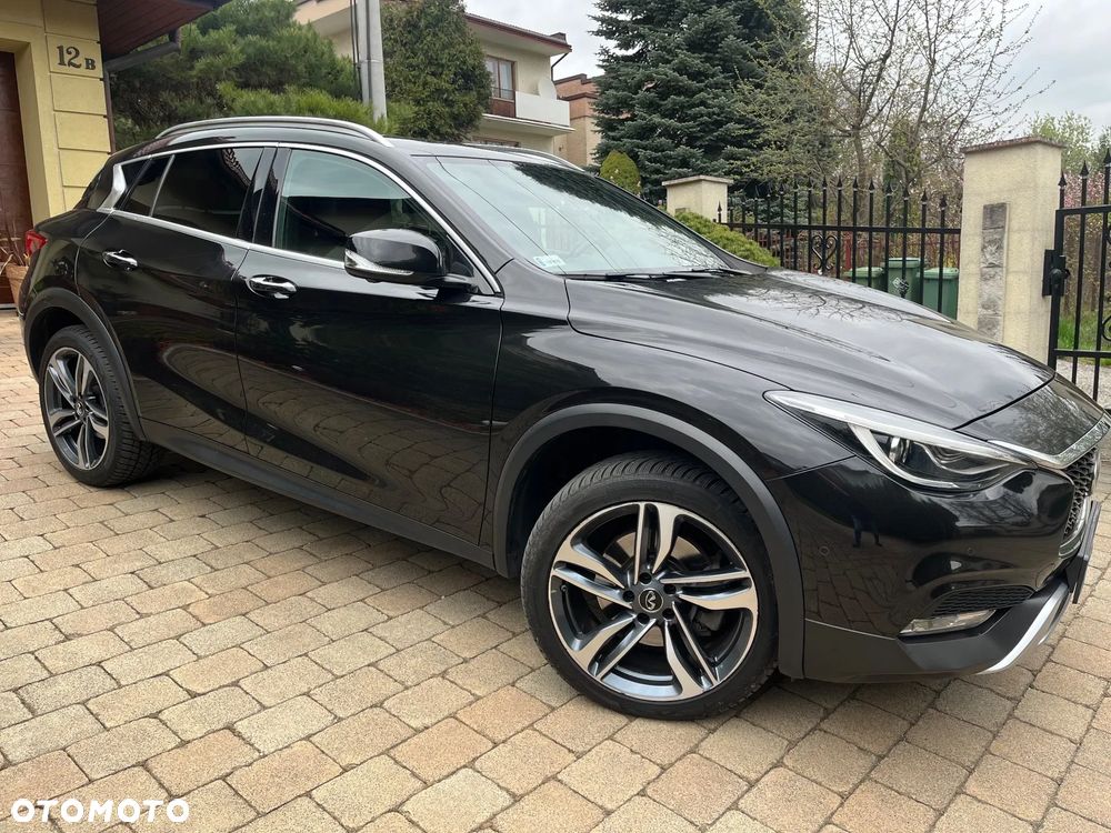 Infiniti QX30 2.0t Premium AWD 7DCT - 4