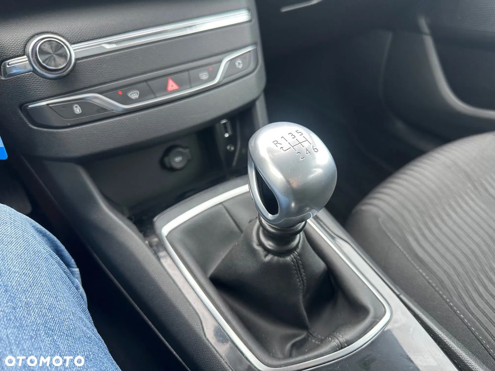 Peugeot 308 BlueHDi FAP 120 Stop&Start Allure - 15