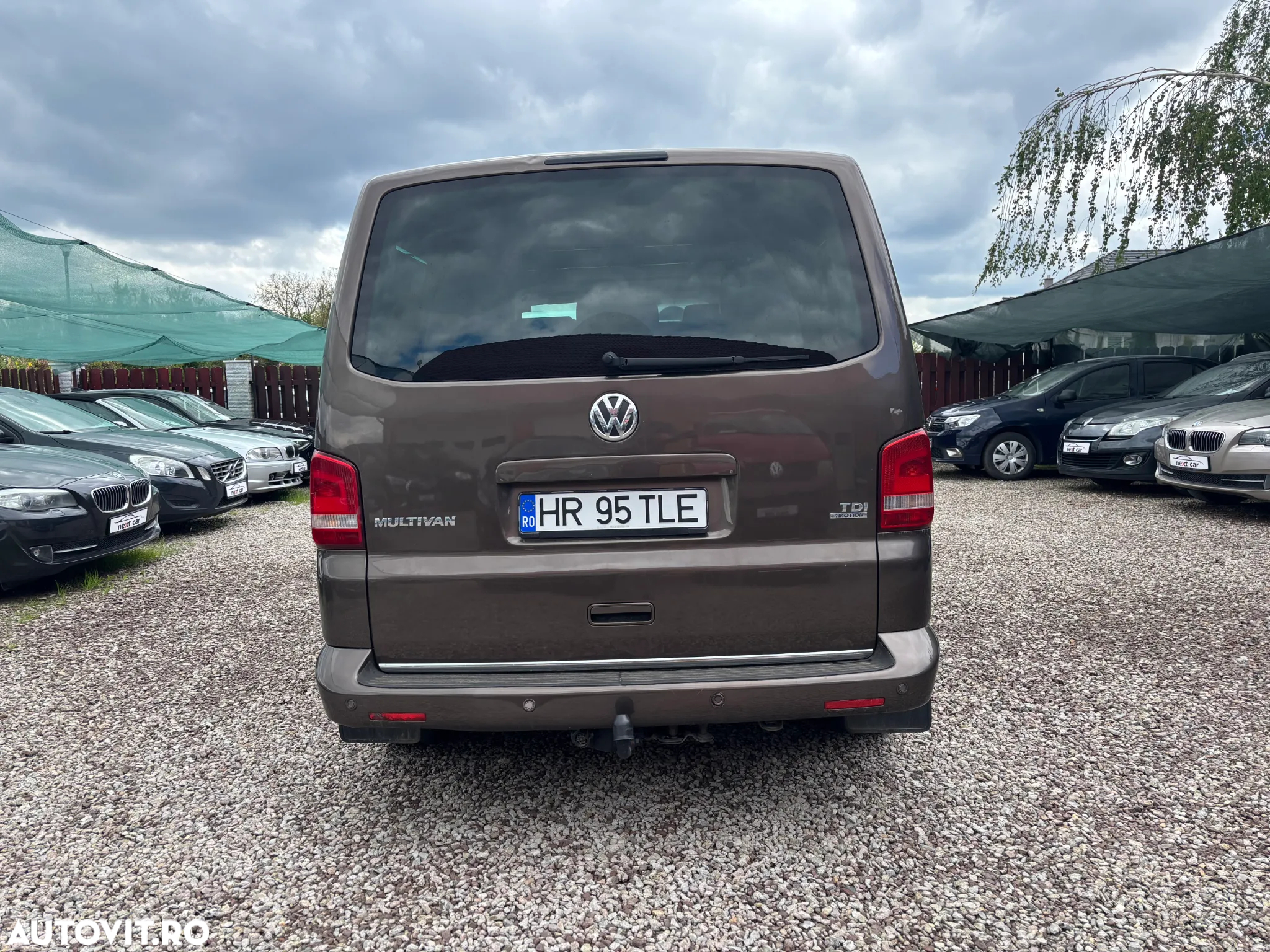 Volkswagen Multivan - 11