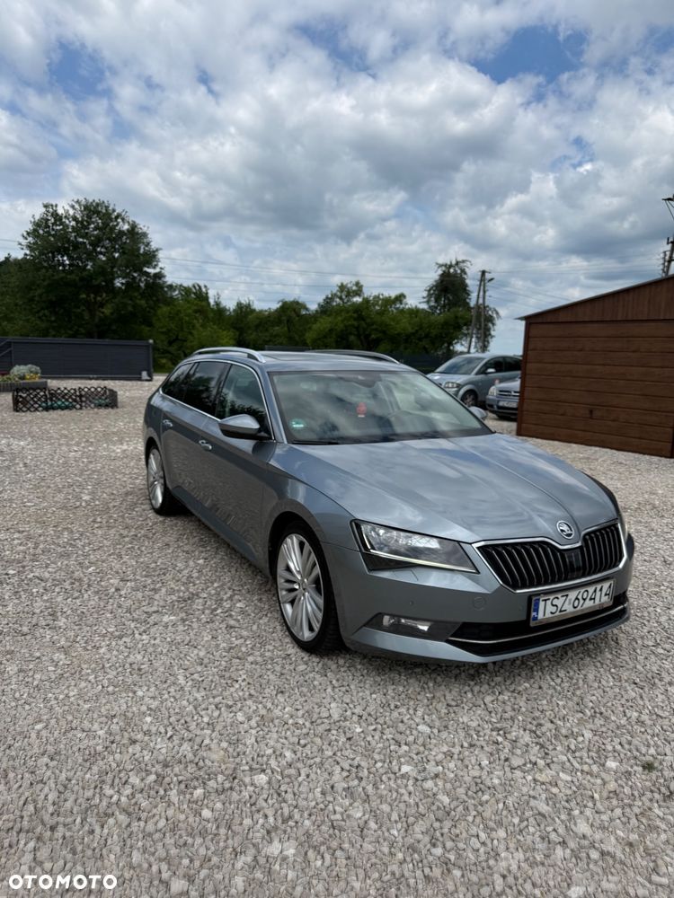 Skoda Superb 2.0 TDI Sportline DSG - 2